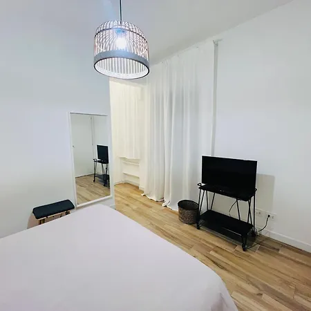 Bellhome 3 - Elegante Nel Centro Di アパート バーリ